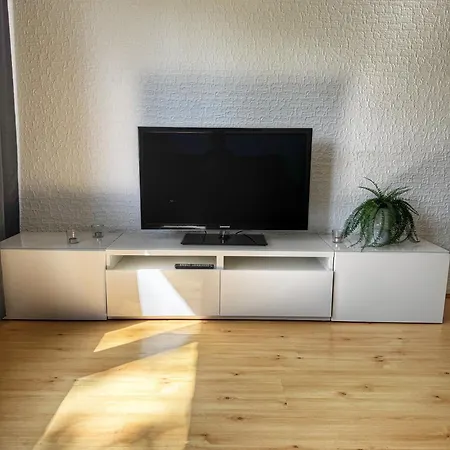 1 Mit Garten *